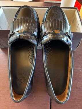 Vintage preowned G.H. Bass & Co. Weejuns KiltieLoafers with Metal Logo Plate